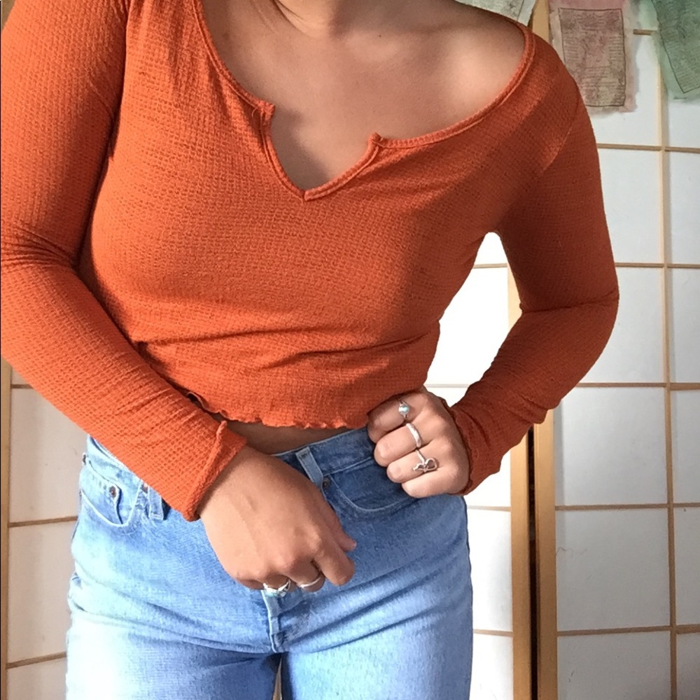 Notch Neck Rib-Knit Cropped long sleeve